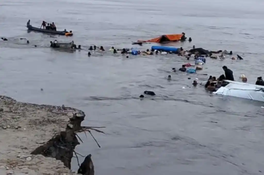 Embarcaciones arrasadas por un alud