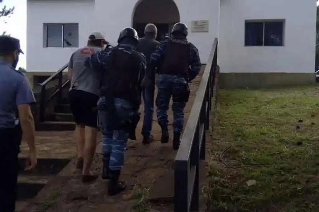 Lo secuestraron y torturaron para que confiese un robo que no cometió