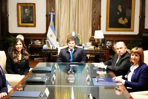 Kristi Noem habló sobre el acuerdo con la Argentina para eliminar la visa para turistas