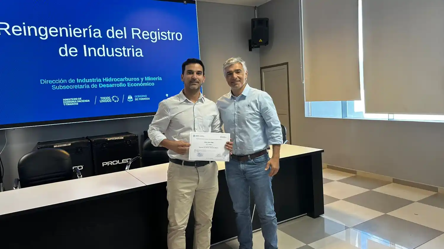 Punky Entrega certificados