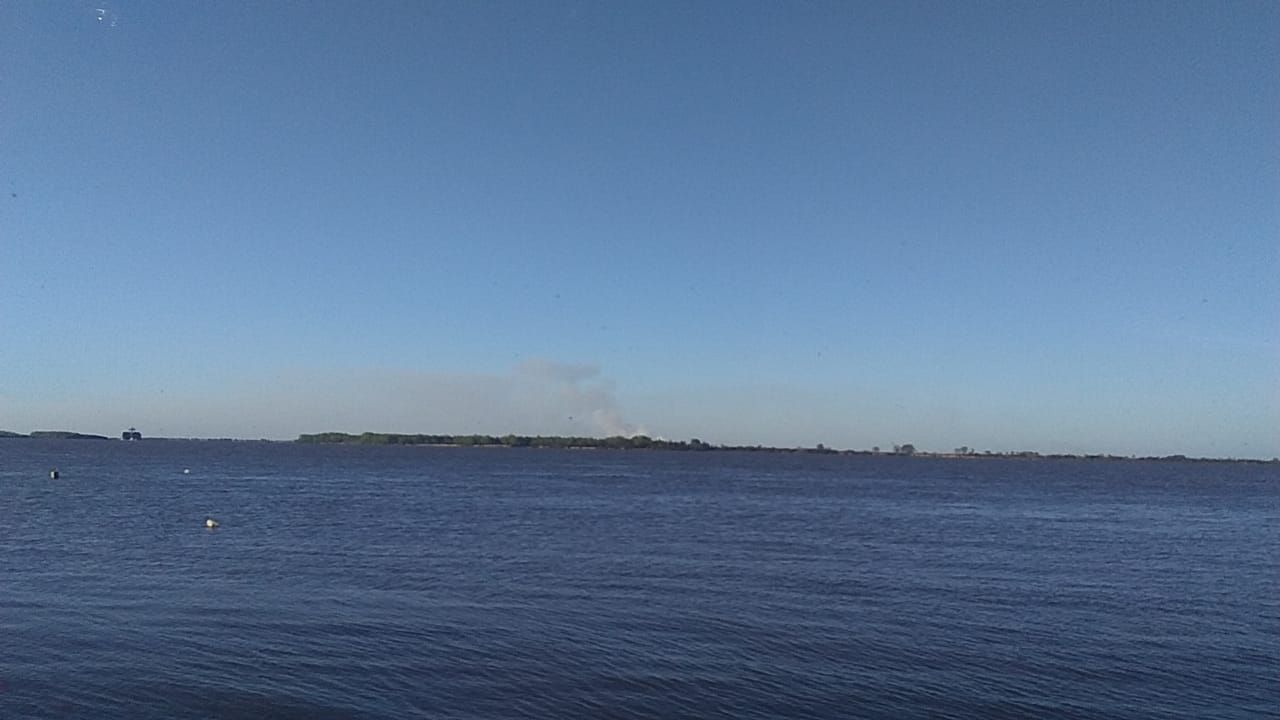 Vuelta de Obligado: “Siguen los incendios y el humo”