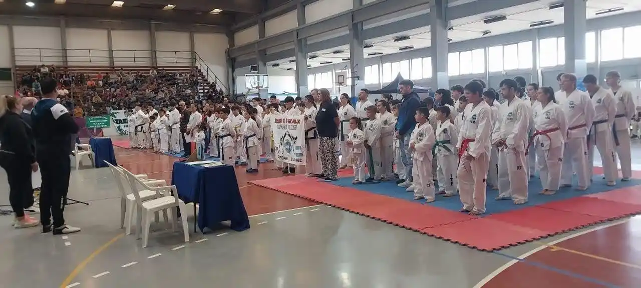 Colmado. El Polideportivo, con la disputa del torneo provincial de taekwondo
