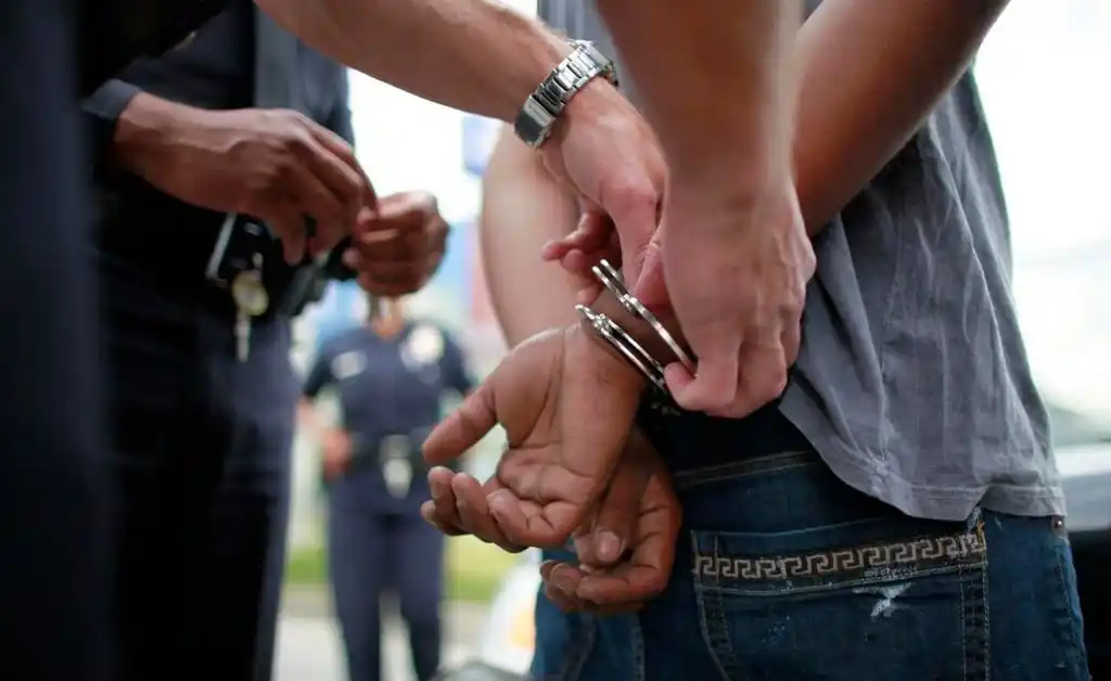 Un menor de edad intentó robar una heladería en el microcentro santafesino