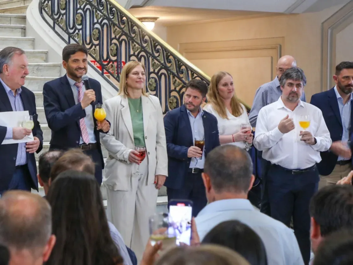 Pullaro encabezó el brindis de Fin de Año, acompañado por miembros de su Gabinete.