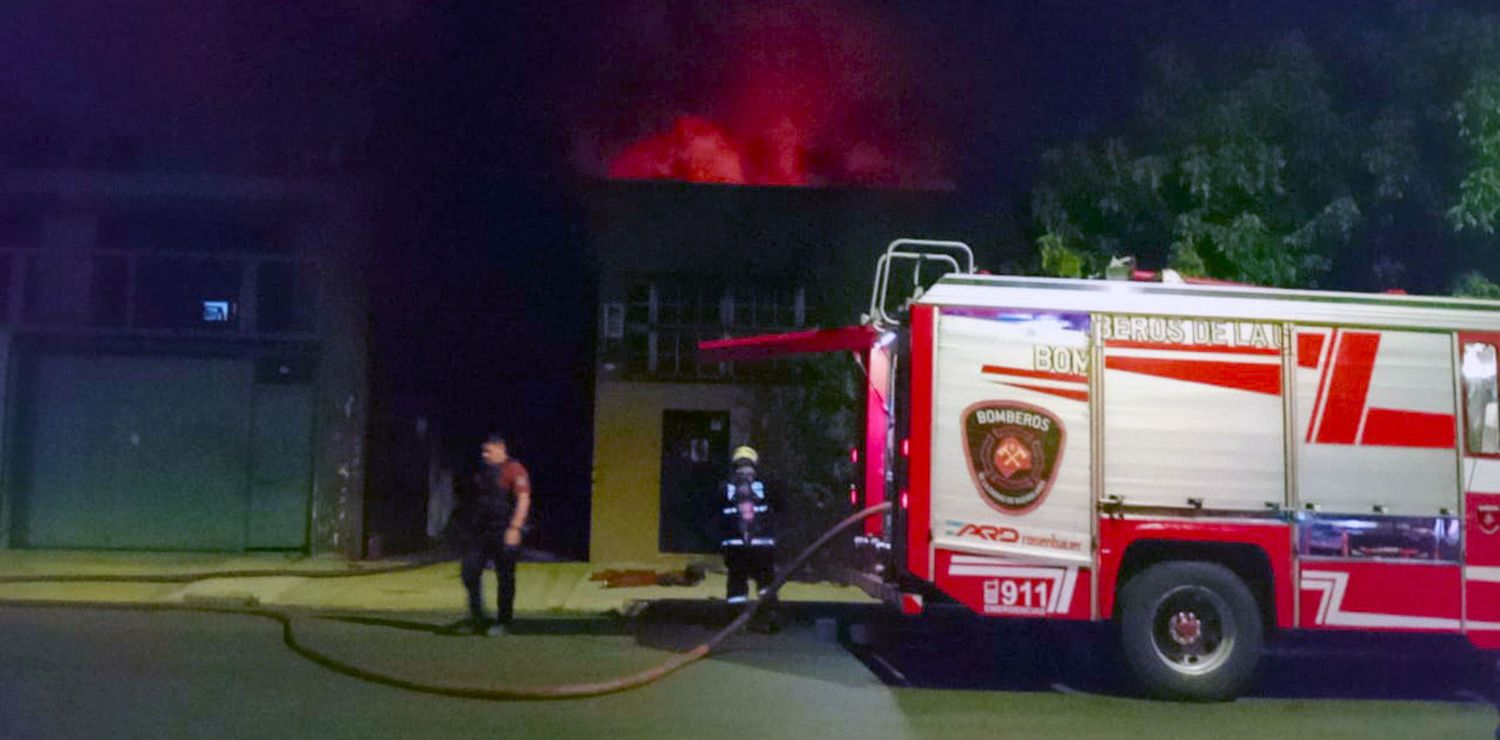 Prendió fuego una imprenta, se disparó en la cabeza y dejó un mensaje para sus compañeros de trabajo