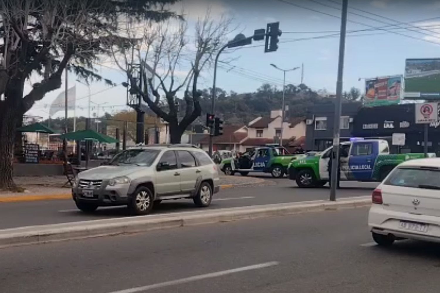 Joven de 16 años termino internada con fractura de pelvis tras ser atropellada en Avellaneda y Azcuénaga