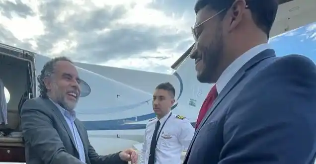 Armando Benedetti llega a Caracas para comenzar a trabajar en las relaciones diplomáticas Venezuela-Colombia