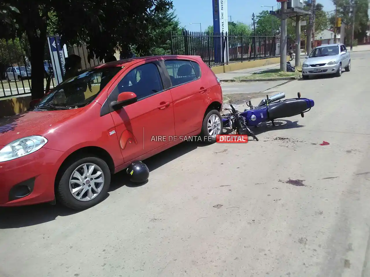 Derraparon dos motociclistas baleados