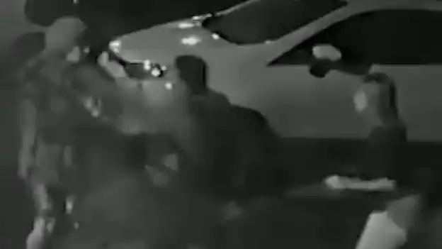 El dramático robo que terminó en un abrazo: qué le dijo la víctima al delincuente