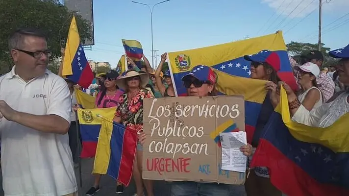 ¡ASÍ O MÁS CRUDO! Líderes deben reconectarse con la gente que no lee noticias políticas