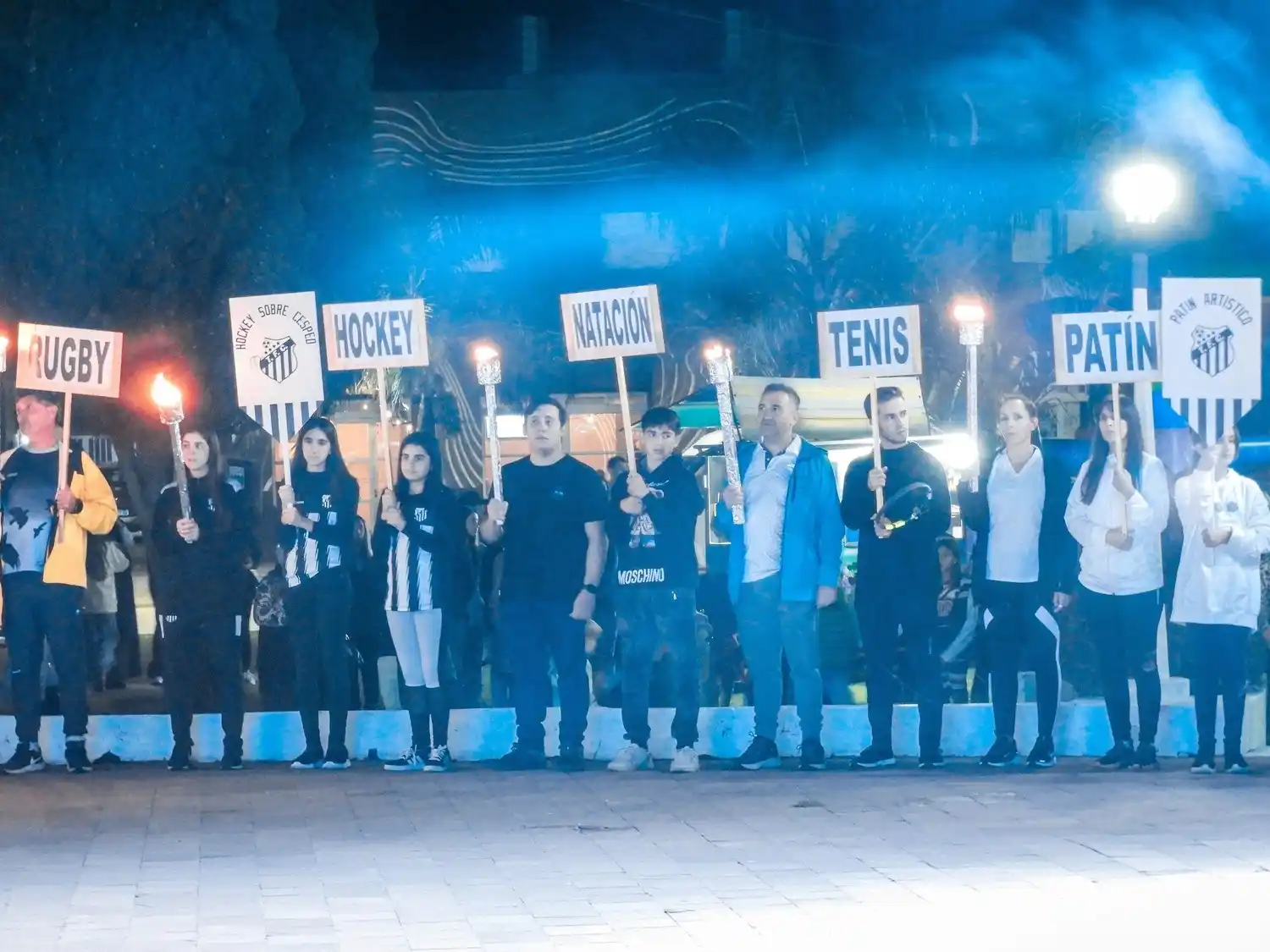 "Marcha de las Antorchas", uno de los eventos del sesquicentenario en homenaje a los deportistas locales. Foto: Gobierno de Teodelina.