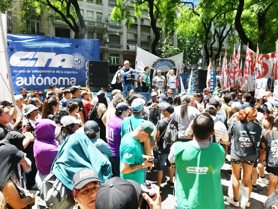 El aumento del Salario Mínimo Vital y Móvil, por decreto