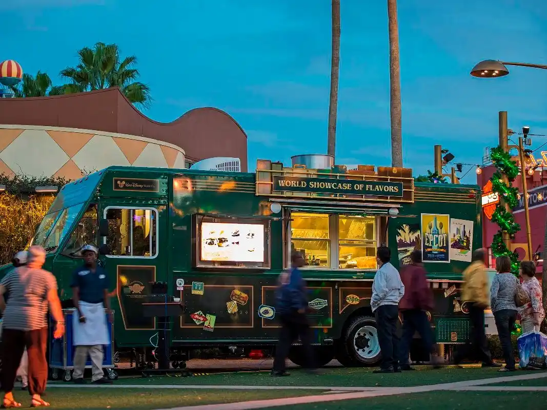 Se anuncian 40 carros y puestos de comidas rápidas. Foto ilustrativa