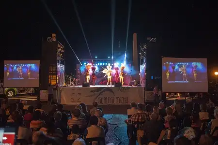 Con una gran fiesta en la Costanera fue lanzada la temporada 2014
