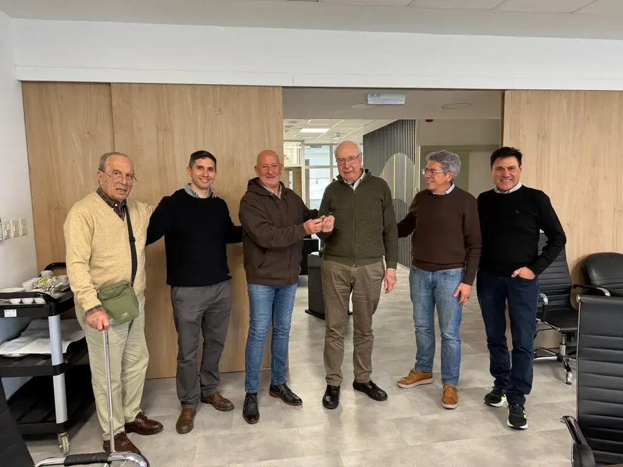 Firmaron un contrato con cooperativa obrera para instalar un supermercado en el edificio del veo