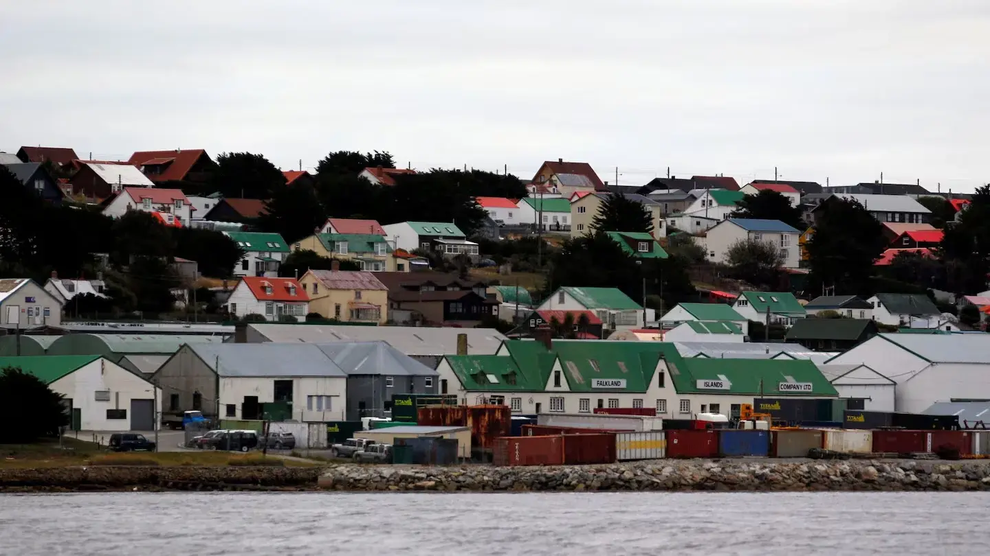 Malvinas: sectores isleños piden restringir el ingreso de argentinos y analizan posibles medidas