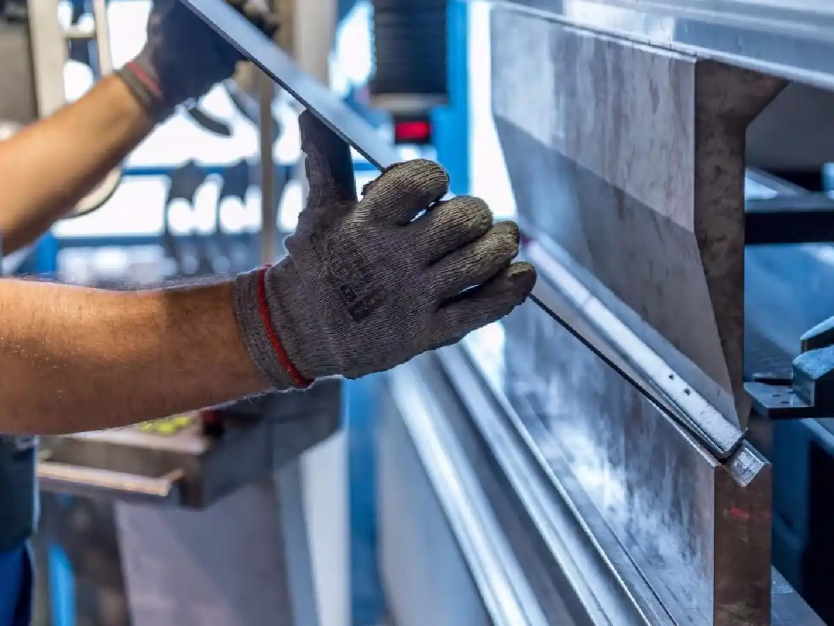 La industria se desplomó 8,1% en junio, según el Indec