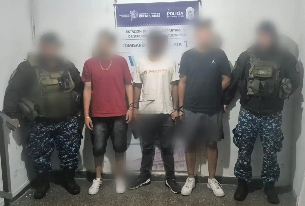 Personal de Infantería motorizada logró localizar a los sospechosos en un edificio ubicado en avenida Independencia y Belgrano.