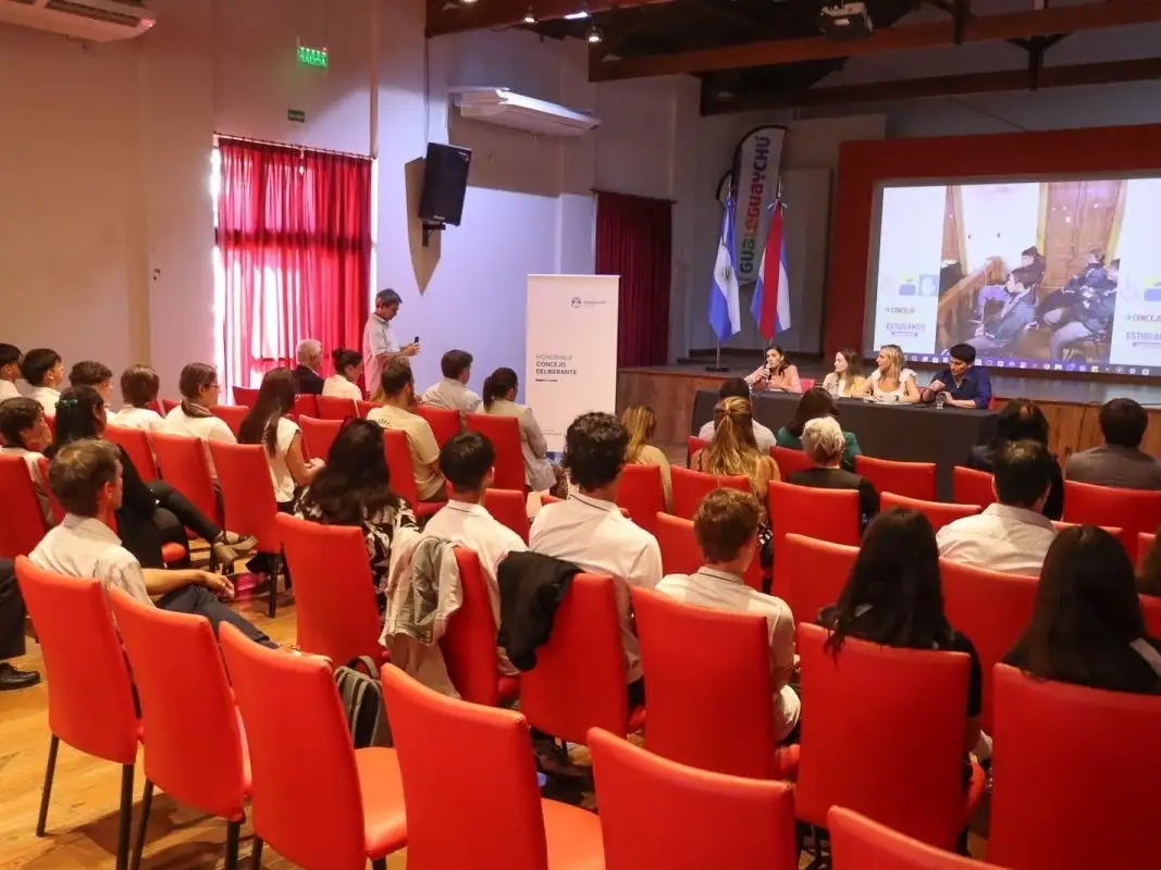 Se presentó el Concejo Deliberante Estudiantil 2025, una iniciativa para fomentar la participación democrática joven