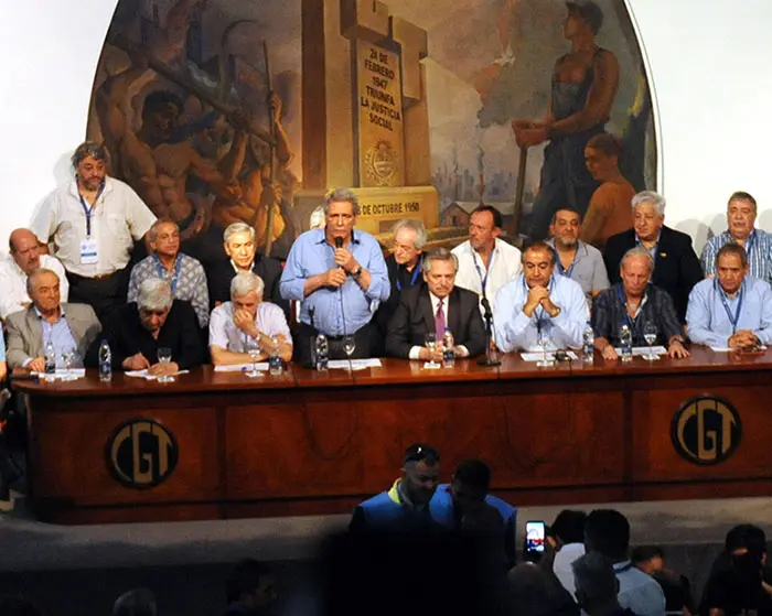 Gesto de Alberto Fernández con la CGT