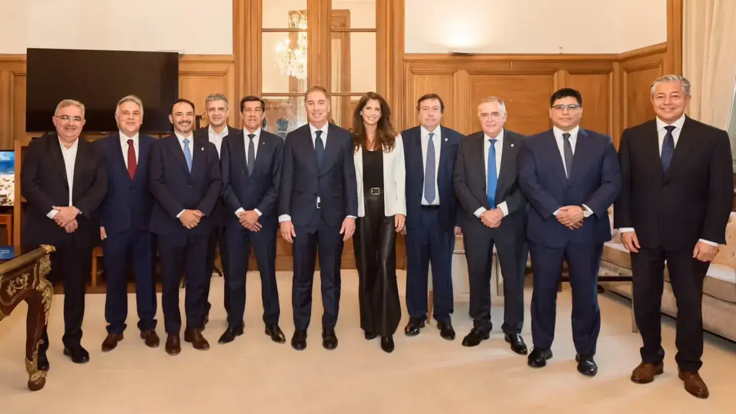 Antes de su jura como jefe de Gabinete, Diego Santilli recibió a los 13 gobernadores que participaron de la jura. (Foto: Jefatura de Gabinete)
