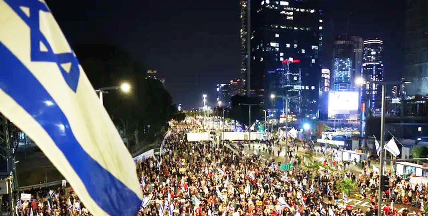 Manifestación masiva de protesta y pedido de elecciones en Israel