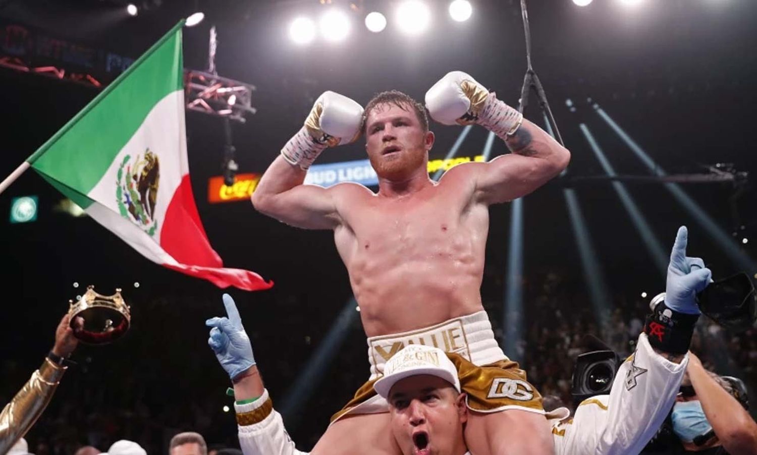La inteligencia artificial simuló un combate entre Canelo Álvarez y Manny Pacquiao y dio como ganador al mexicano en nueve de cada diez escenarios/ Rolling Stone