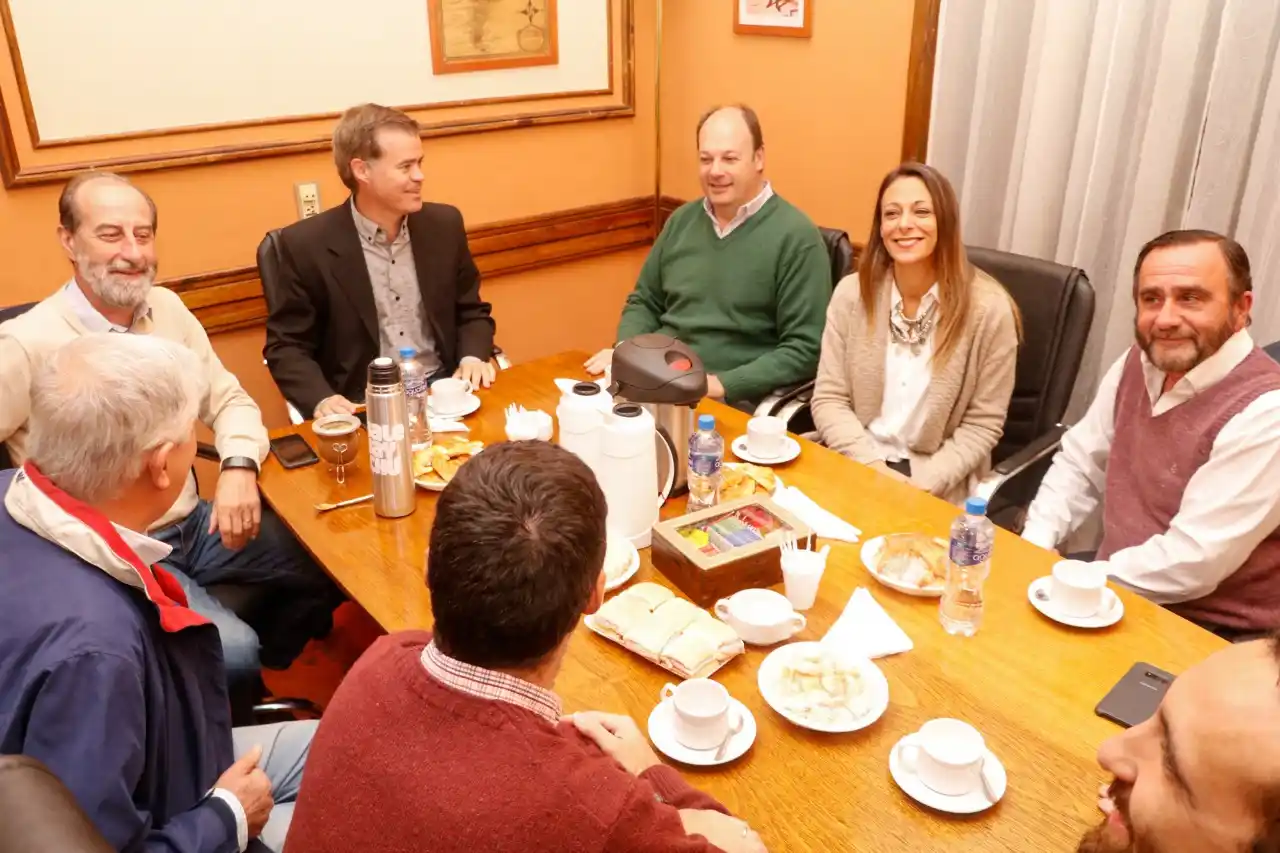 Los opositores valoraron positivamente la invitación de Piaggio y pidieron que el gesto de apertura se mantenga en el tiempo   