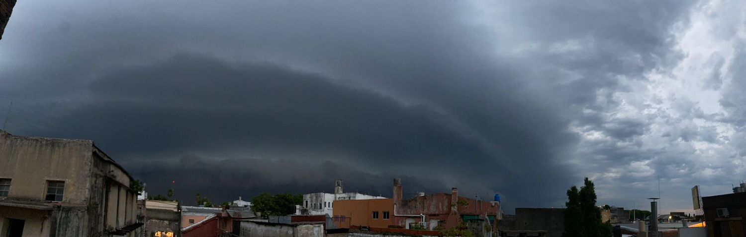Coopser advirtió por la tormenta: “Conviene desenchufar los artefactos electrónicos”