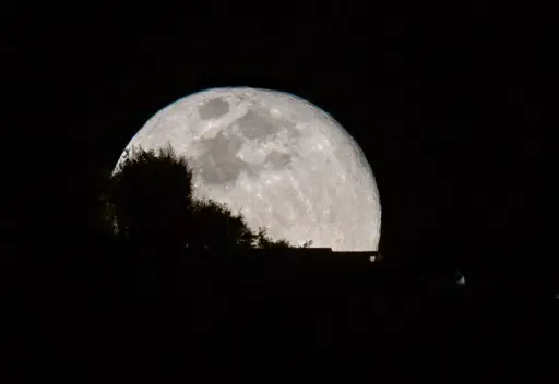ASTRÓNOMOS REVELAN que la Luna es más vieja de lo que se creía
