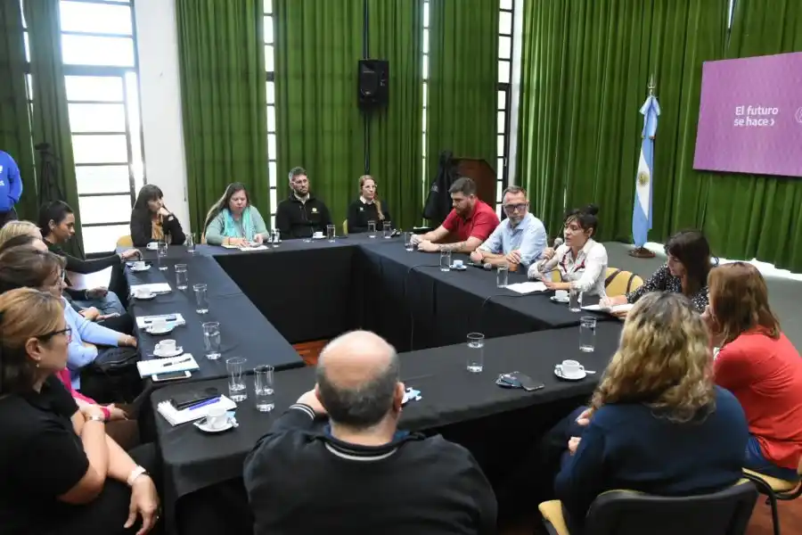 Mi Primer Empleo Violeta: se realizó una mesa de trabajo