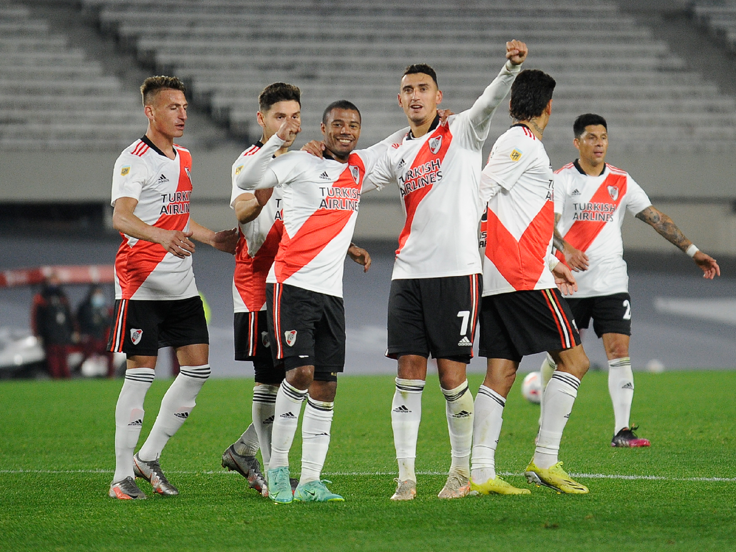 River vapuleó a Unión en el Monumental