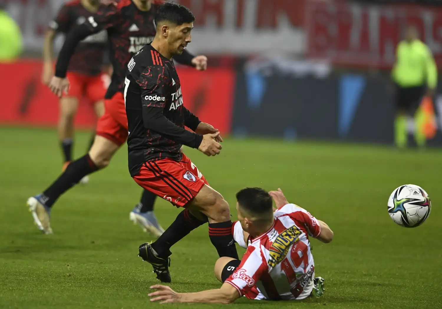 River recuperó efectividad y no tuvo problemas con Barracas