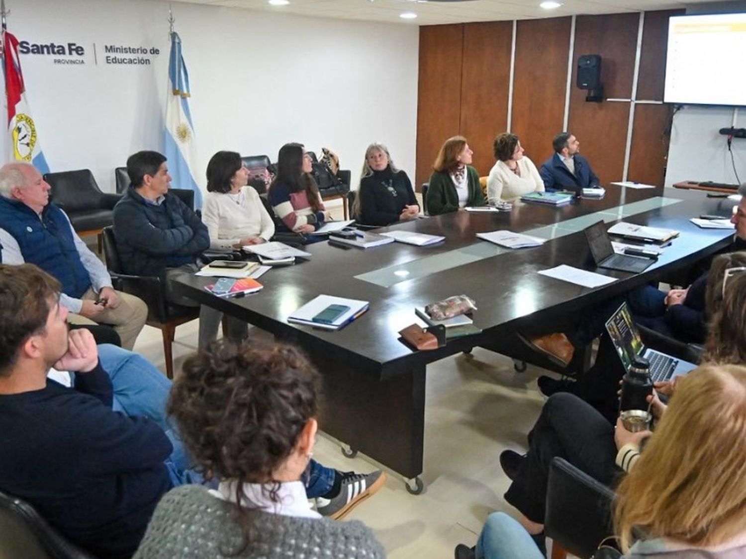 Nuevo encuentro del Comité de Educación Ambiental, integrado por referentes de los ministerios de Educación, Ambiente y Cambio Climático, Salud, Cultura, Igualdad y Desarrollo Humano, y Desarrollo Productivo.