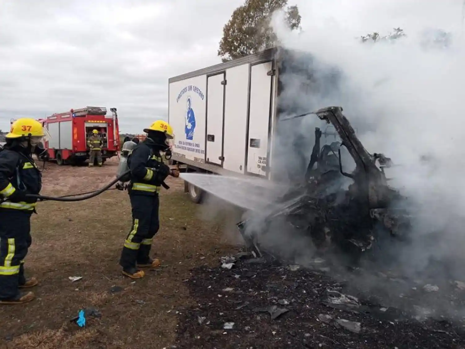 Urdinarrain: Tremendo incendio devoró la cabina de un Camión