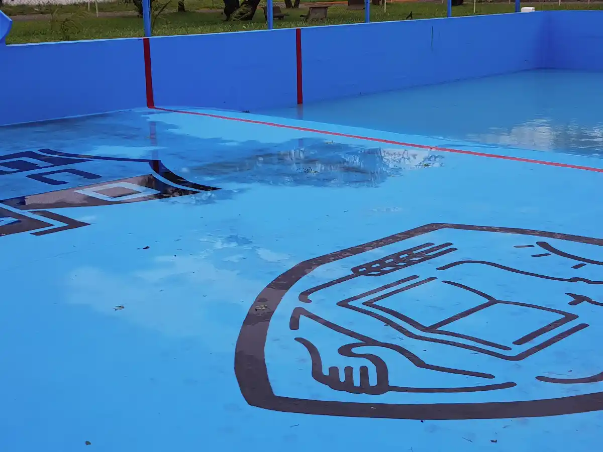 Trabajos en el natatorio  comunal de cara a la  nueva temporada   