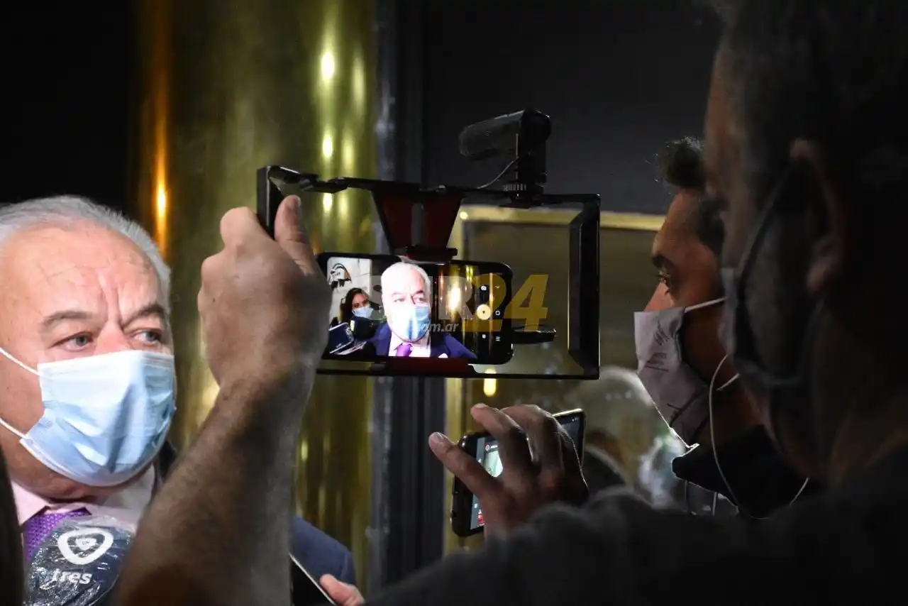 Los santafesinos despiden al senador Carlos Reutemann