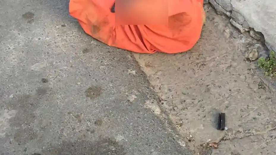 Encontraron el cuerpo de una mujer envuelto en una frazada