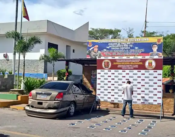 ¡CAE CON LOS KILOS!  Hombre fue detenido en Lara por transportar casi 25 envoltorios de droga