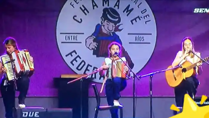 La niña Luz Ocampo debutó en el “49º Festival Nacional del Chamamé”