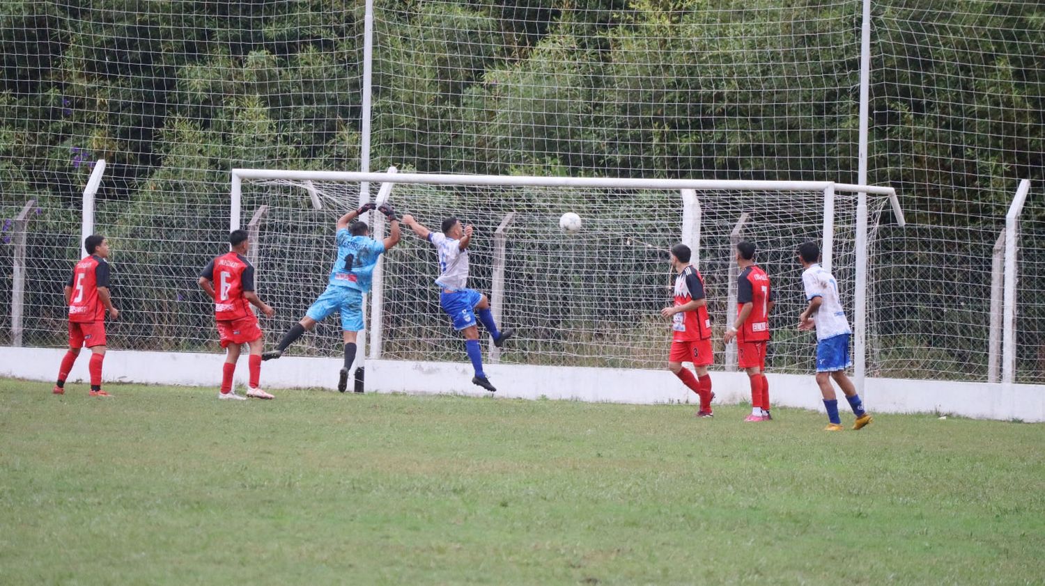 Liga concordiense de fútbol: En el clásico barrial, Santa María goleó a Colegiales por 3 a 0