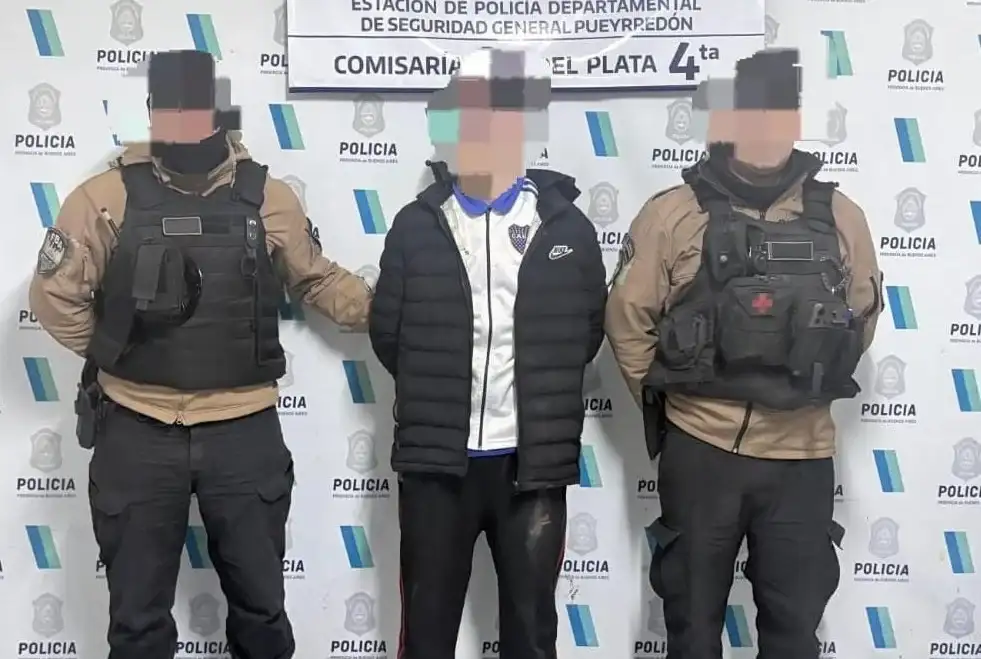 Residentes de la zona intervinieron y lograron retenerlo hasta la llegada del personal policial, que procedió a su aprehensión.