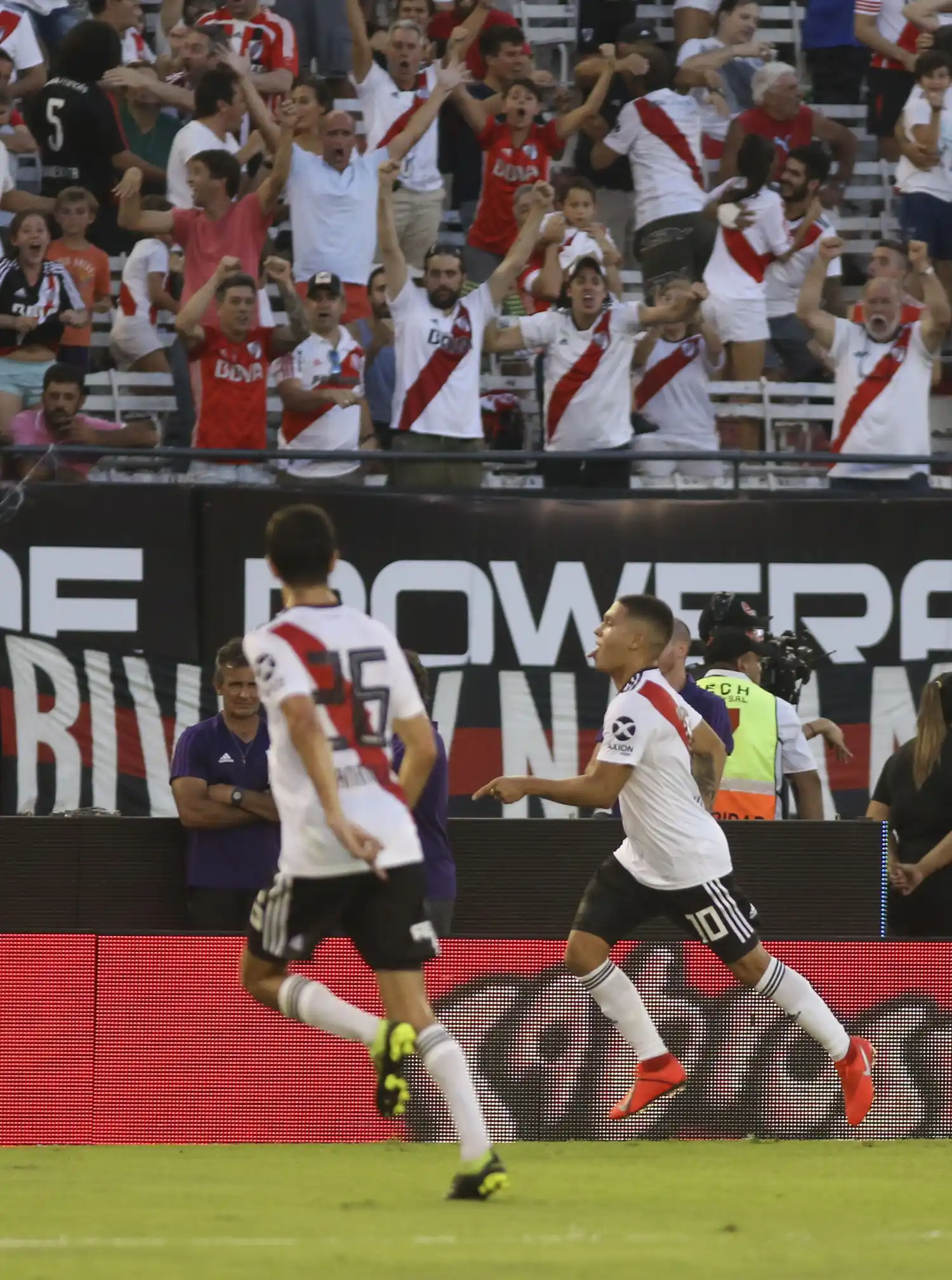 El primer paso de River para la defensa del título