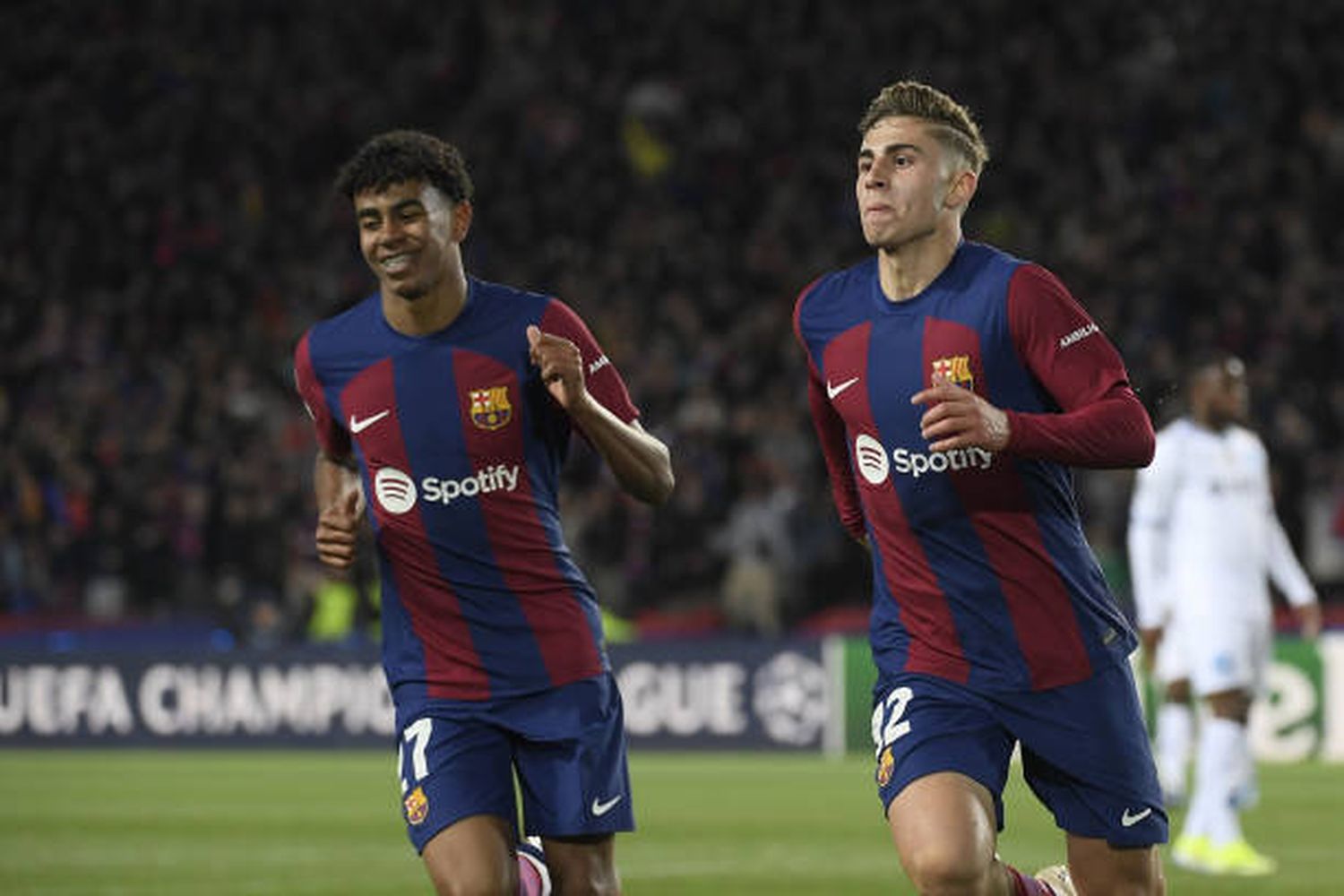 Fermín López festeja su gol en el Estadi Olímpic Lluís Companys.