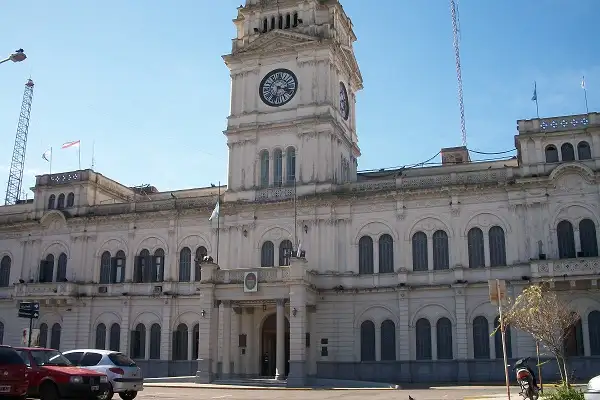 El gobierno presentó una oferta salarial a estatales y docentes