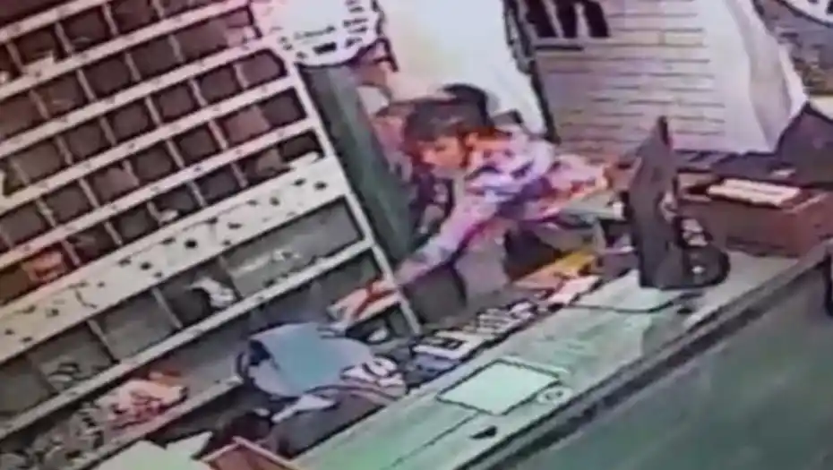 Poliladron: Expolicía se sacaba su tobillera, se la colocaba a su perro y salía a robar, en La Plata