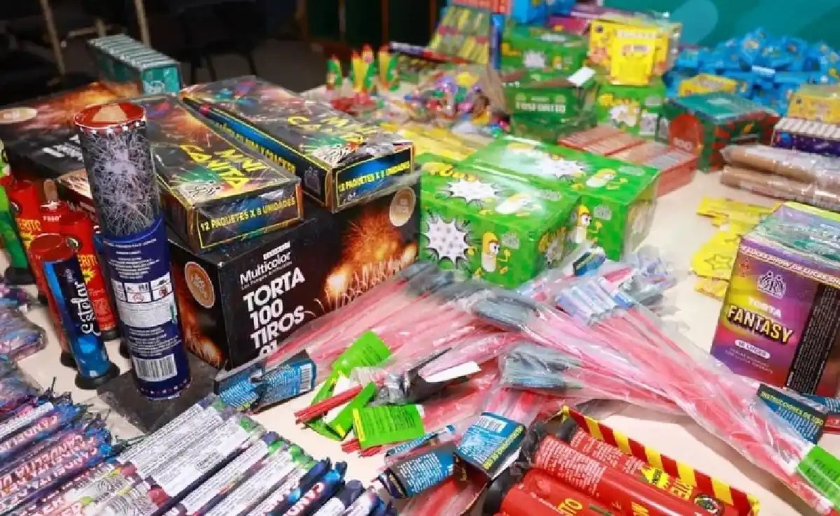 Secuestraron pirotecnia tras allanamientos por venta ilegal en San Francisco