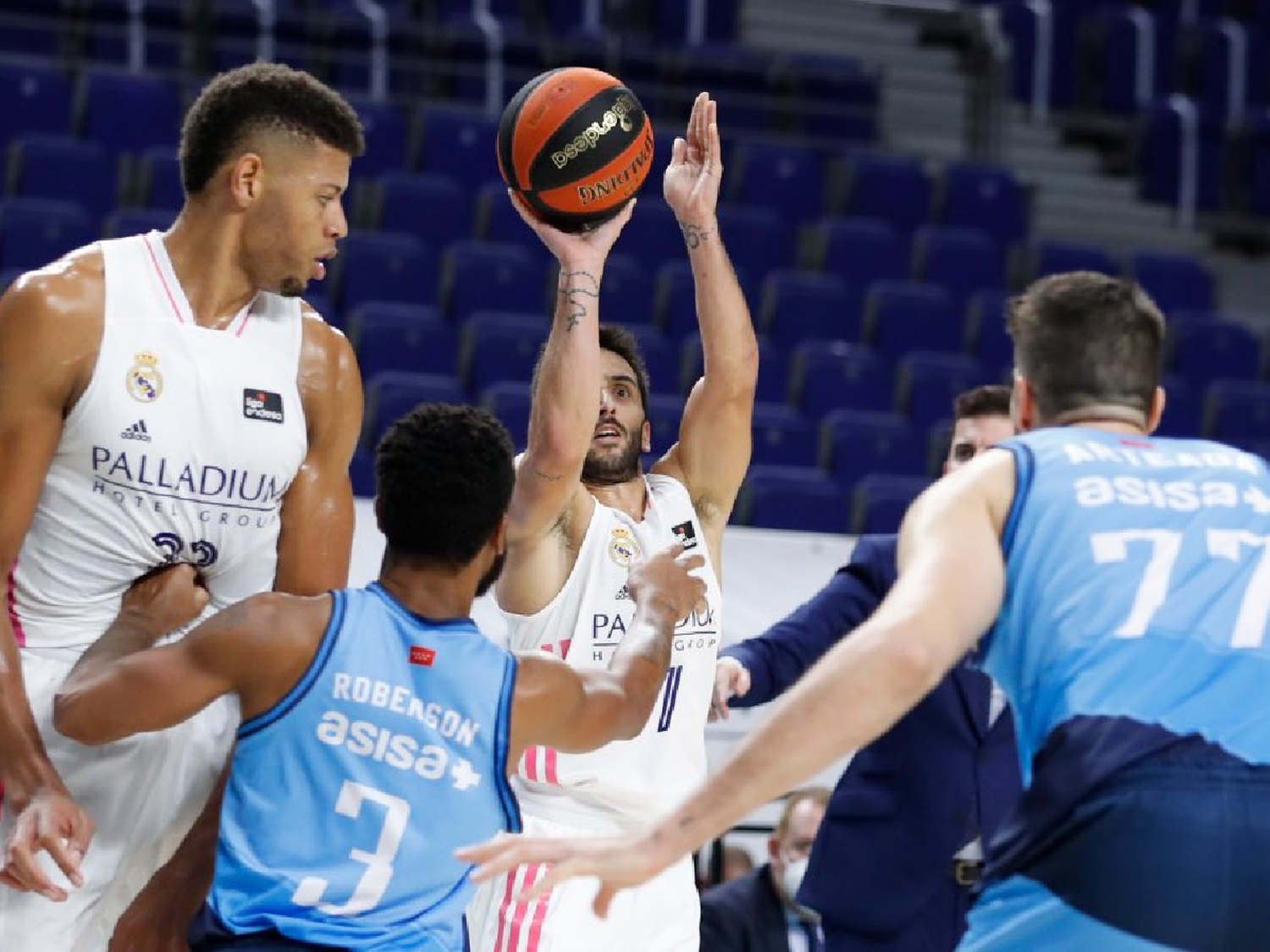 El Real Madrid de los argentinos ganó y sigue puntero