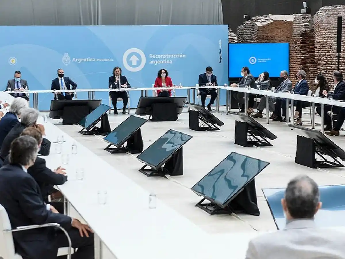 Gobierno y empresarios acordaron trabajar para bajar costos y subir el salario real