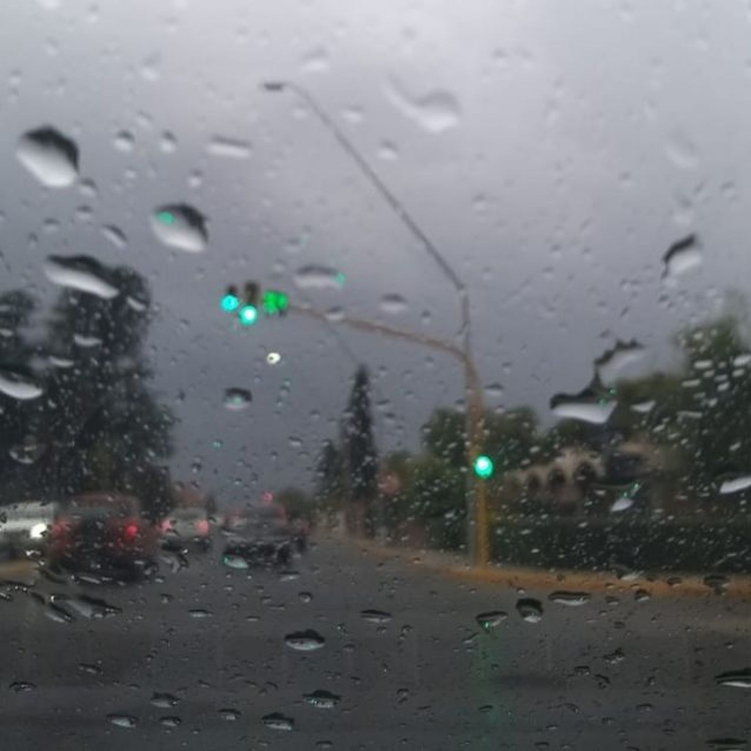 Prevén lluvias y tormentas aisladas en toda la provincia para este jueves